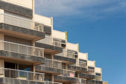 Castilla-La Mancha prevé transformar inmuebles públicos sin uso en vivienda protegida