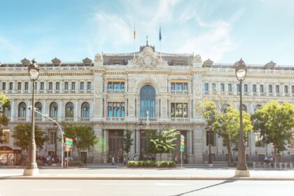 El Sabadell refuerza su independencia con la entrada de BPCE en su capital