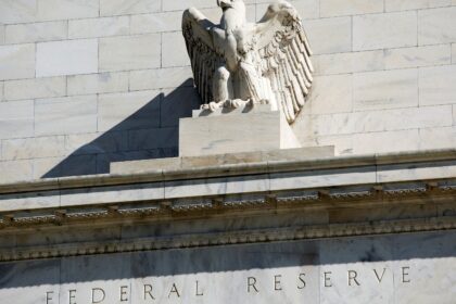 El S&P 500 busca nuevos máximos apoyado en el retroceso del petróleo y el impulso de la IA