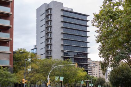 InmoCaixa negocia la adquisición de las Torres Sarrià de Barcelona por 130 millones