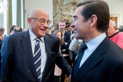 La concentración bancaria en España sigue paralizada un año después de la opa fallida del BBVA sobre Sabadell