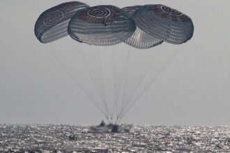 La misión Crew-12 de la NASA regresa a la Tierra tras 237 días en la Estación Espacial Internacional